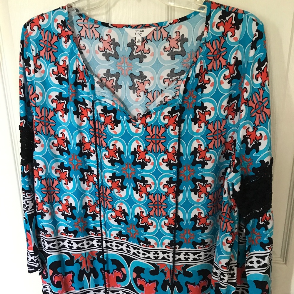 Crown & Ivy size M bell sleeve top